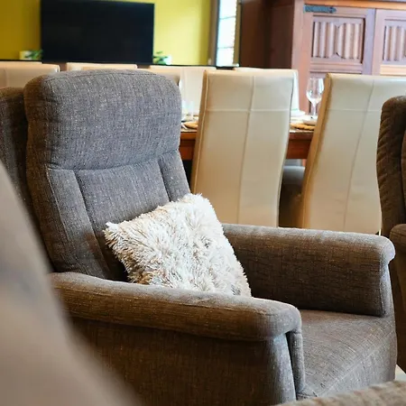 Cosy Duplex Pour 4 Personnes A Apartamento Soignies